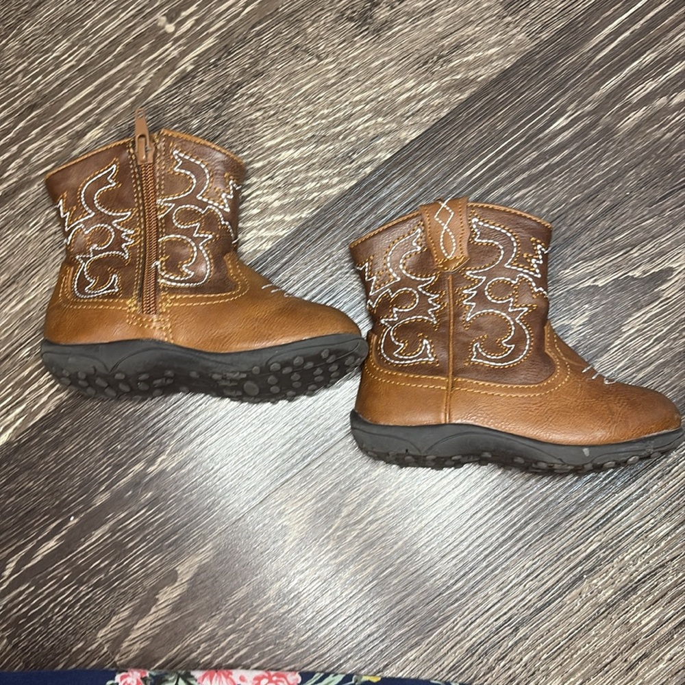 Baby cowboy boots size 6 Wonder Nation Brand with zipper down the side - Picture 4 of 5